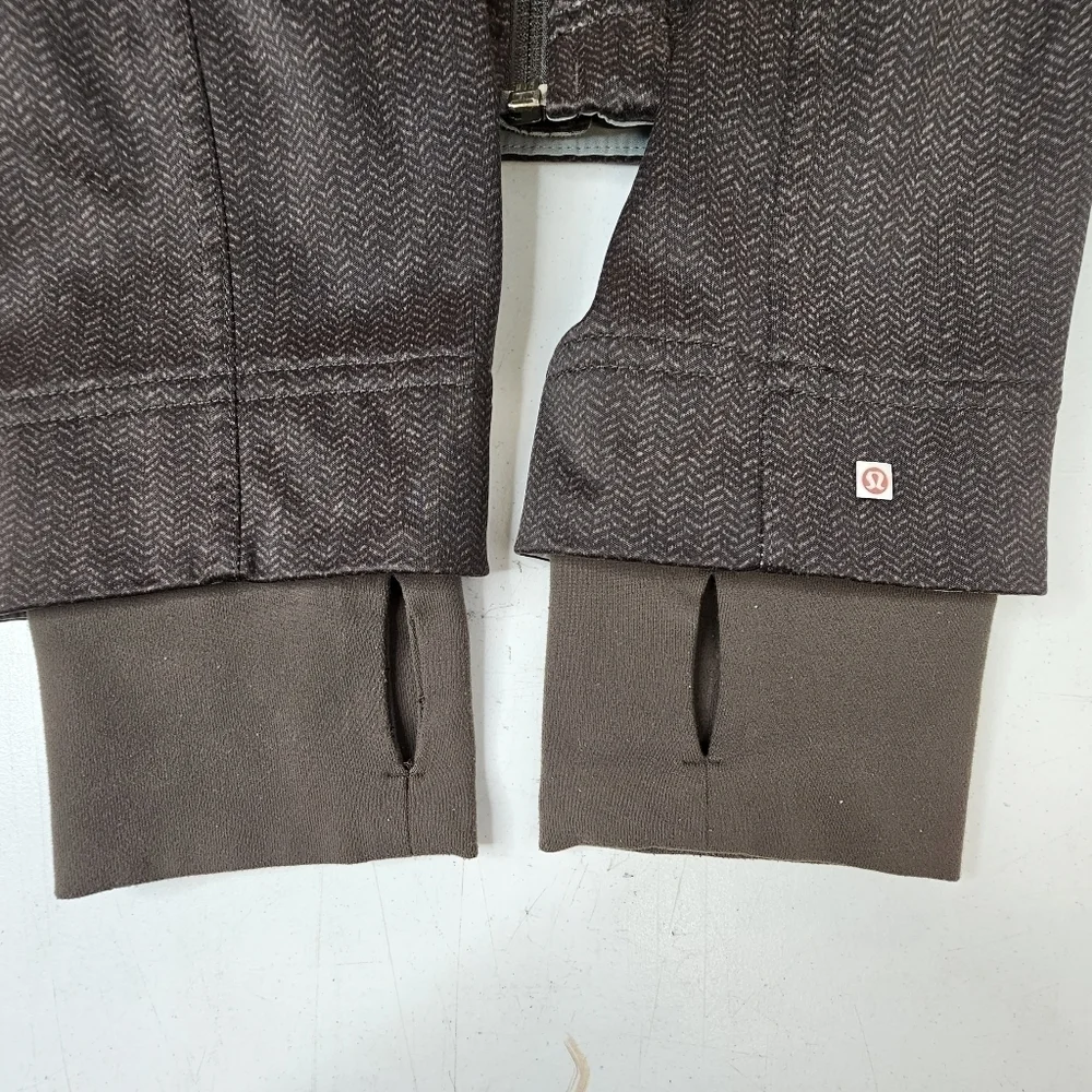 Lululemon Men's Brown Fleece Lined Soft Shell Performance / Bomber Jacket - Picture 9 of 12